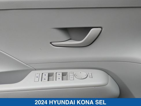 Used 2024 Hyundai Kona SEL AWD/4WD image 13