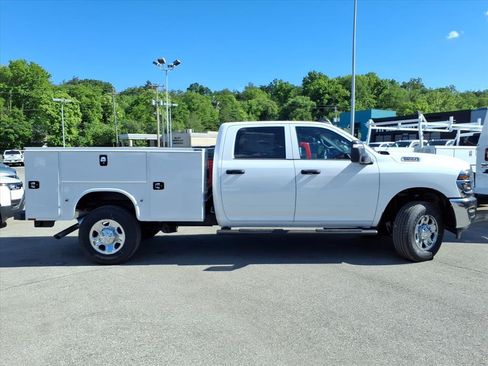 New 2026 RAM 2500 Tradesman AWD/4WD image 3