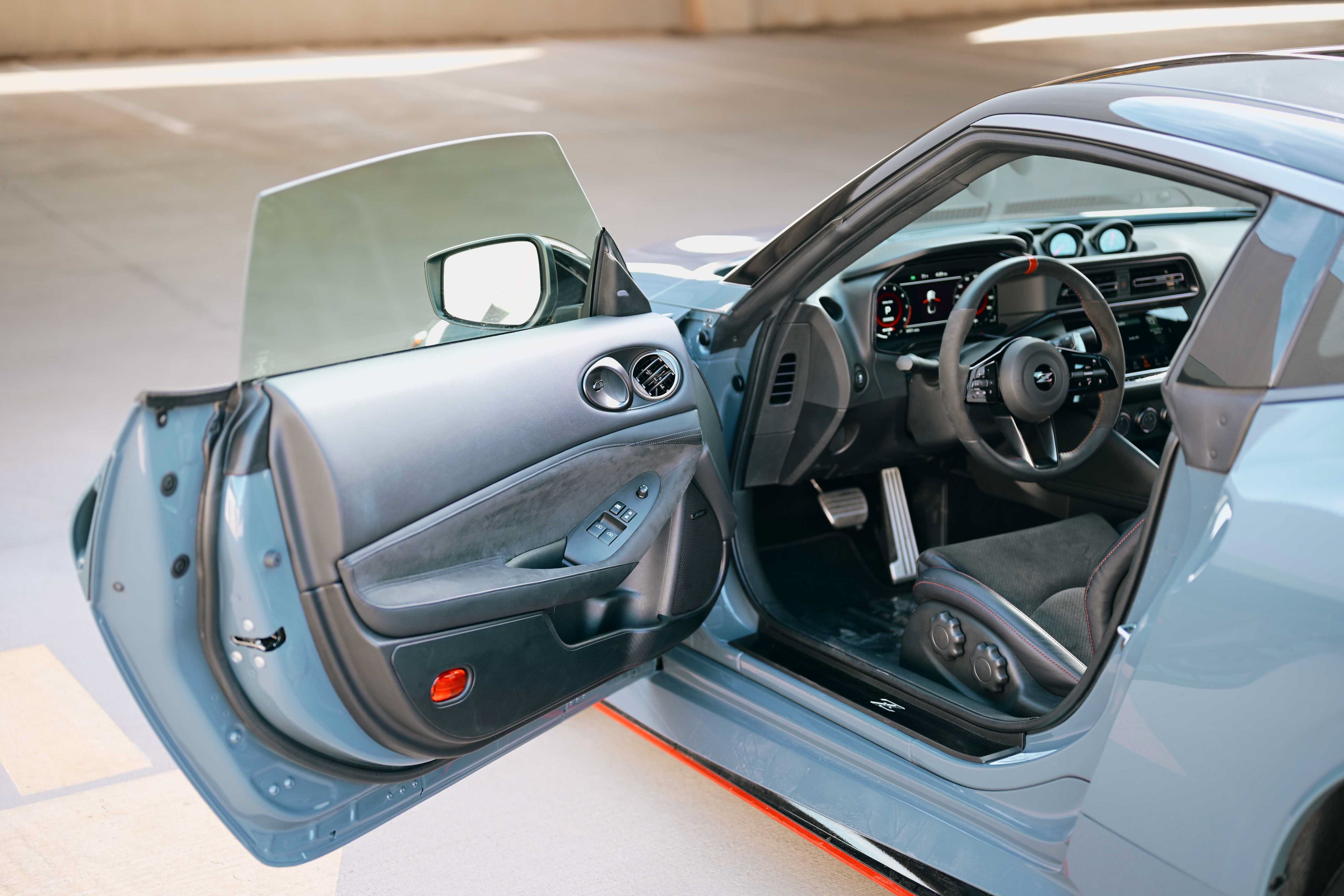 Used 2025 Nissan Z NISMO w/ Floor Mat Package RWD image 11