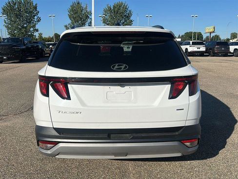 Certified 2025 Hyundai Tucson SEL AWD/4WD image 4