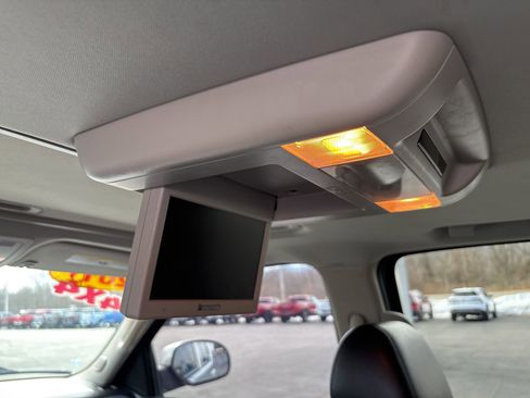 Used 2013 GMC Yukon XL SLT image 16