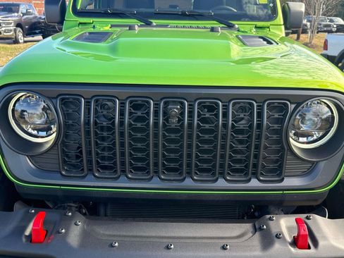 Used 2025 Jeep Wrangler Unlimited Rubicon image 36