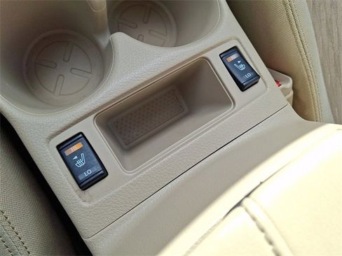 Used 2020 Nissan Rogue SV image 23