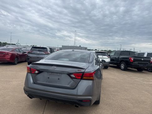 Certified 2024 Nissan Altima 2.5 SR FWD image 16