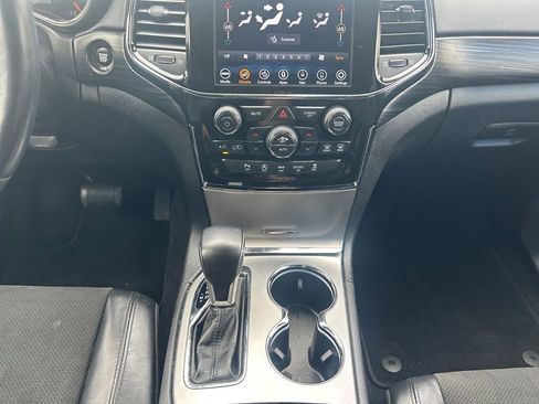 Used 2021 Jeep Grand Cherokee Laredo X image 15