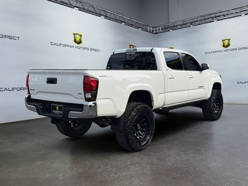 Used 2022 Toyota Tacoma SR5 AWD/4WD image 5