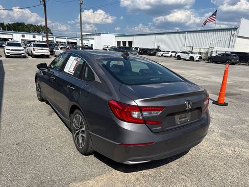 Used 2019 Honda Accord Touring image 4