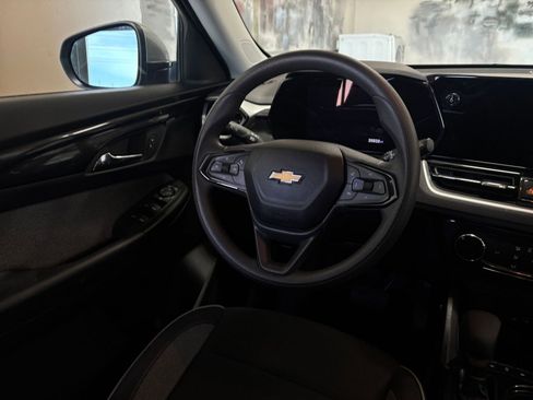 Used 2025 Chevrolet TrailBlazer LT FWD image 33