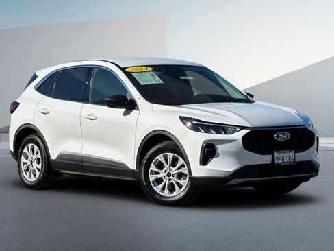 Used 2024 Ford Escape Active image 2