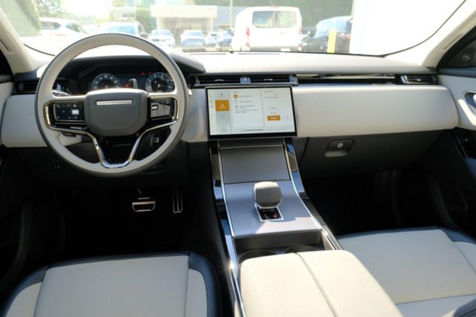 Certified 2025 Land Rover Range Rover Velar Dynamic SE AWD/4WD image 22
