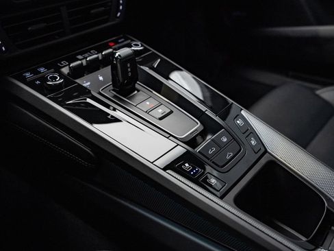 Certified 2025 Porsche 911 Carrera RWD image 35