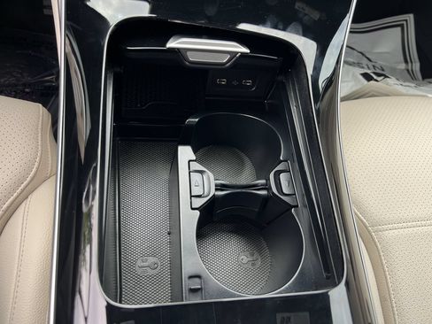 Used 2025 Mercedes-Benz C 300 Sedan image 16