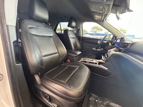 Used 2023 Ford Explorer XLT w/ Equipment Group 202A RWD image 26