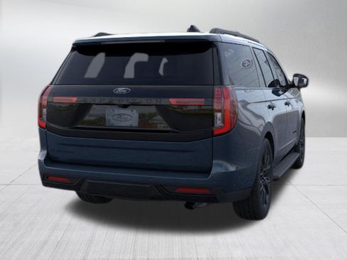New 2026 Ford Expedition Platinum image 8