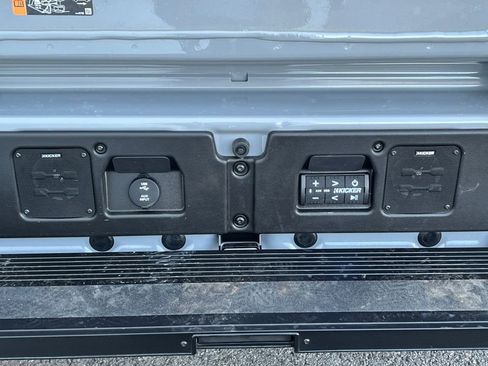 New 2025 GMC Hummer EV 3X w/ Extreme Off-Road Package image 15