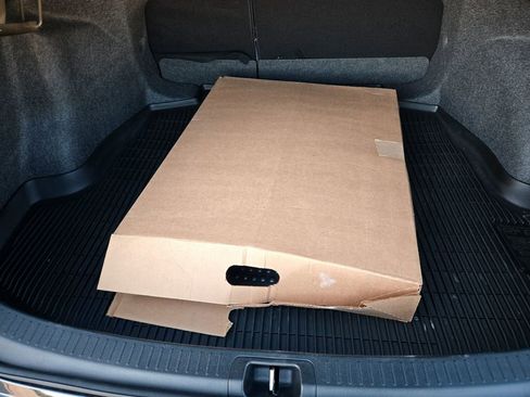 Used 2025 Toyota Corolla SE image 30