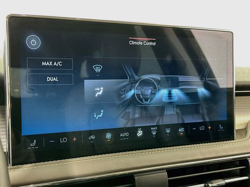 Used 2023 Lincoln Corsair FWD image 16