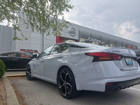 Used 2024 Nissan Altima 2.5 SR w/ SR Premium Package AWD/4WD image 5
