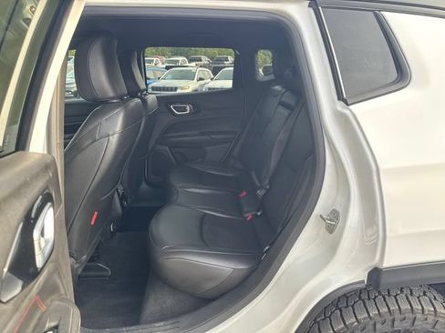 Used 2025 Jeep Compass Trailhawk w/ Trailer Tow Group AWD/4WD image 27