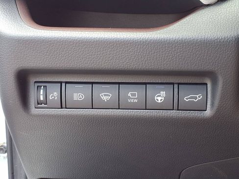 Used 2022 Toyota RAV4 Limited FWD image 33