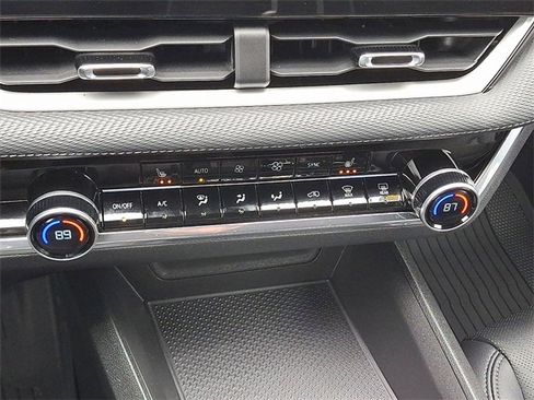 Certified 2025 Chevrolet Equinox LT w/ Convenience Package II image 15