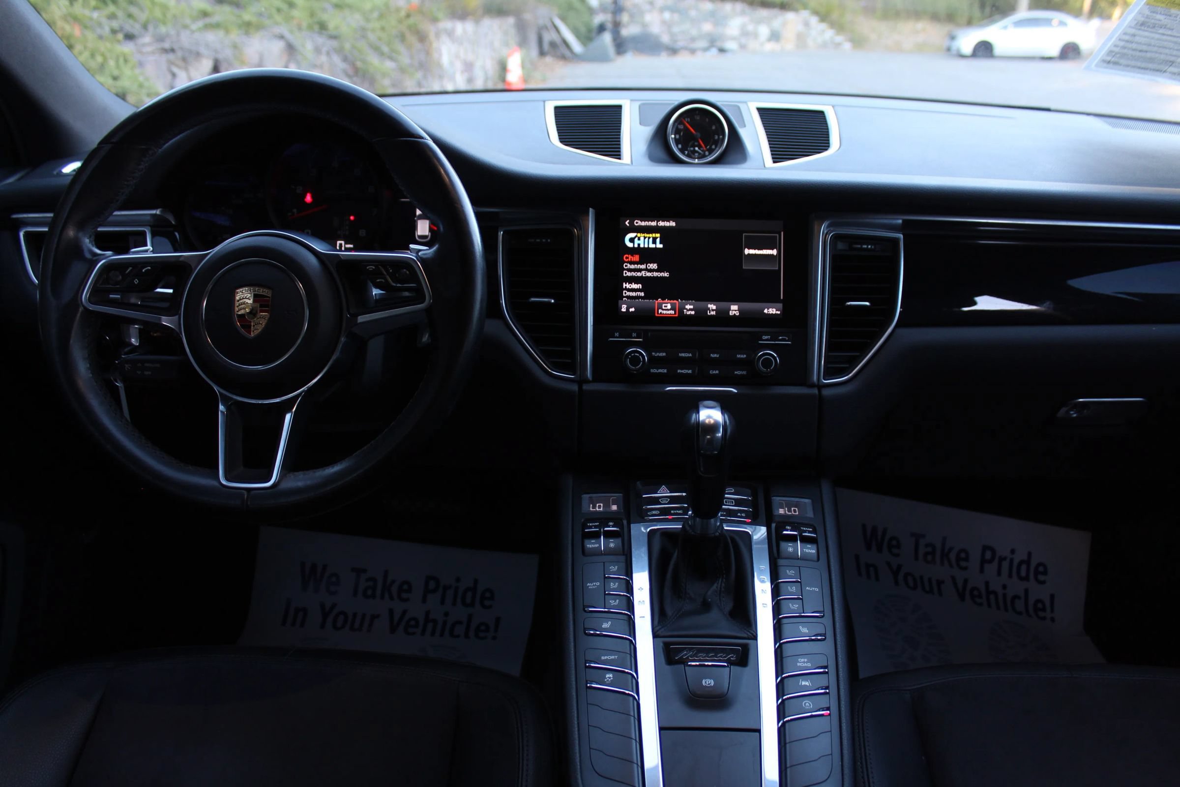 Used 2017 Porsche Macan AWD/4WD image 18