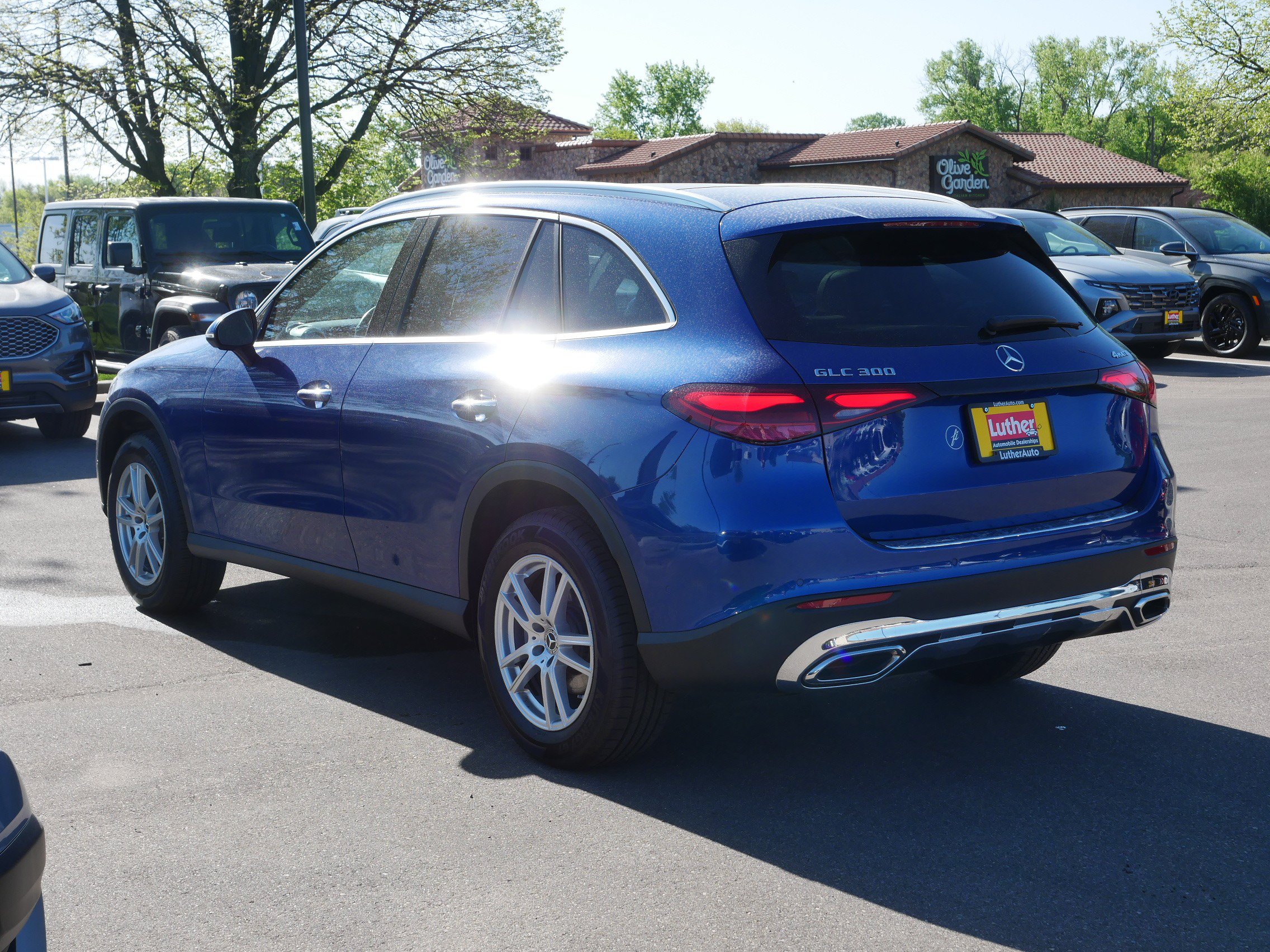 Used 2023 Mercedes-Benz GLC 300 4MATIC image 5