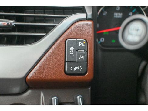 Used 2019 Chevrolet Suburban Premier image 46