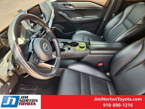 Used 2021 Nissan Rogue SV w/ Premium Package AWD/4WD image 14