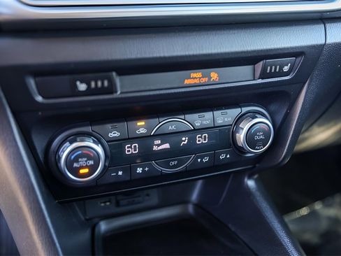 Used 2017 MAZDA MAZDA3 Touring image 21