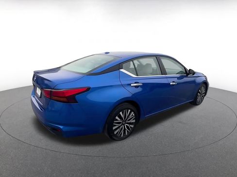 Used 2025 Nissan Altima 2.5 SV image 15