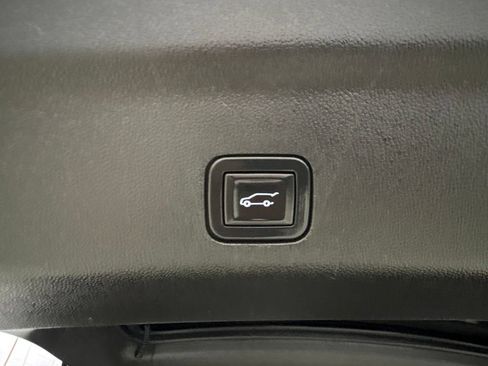 Used 2023 GMC Yukon AT4 AWD/4WD image 37