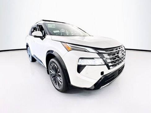 New 2026 Nissan Rogue Platinum image 3