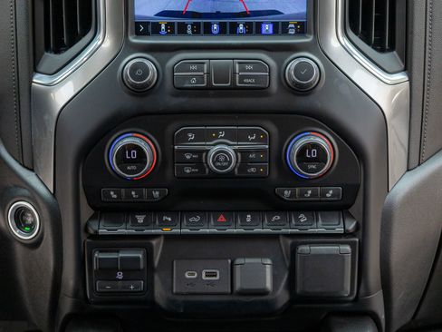 Used 2022 Chevrolet Silverado 2500 LTZ w/ LTZ Plus Package image 26