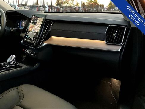 Certified 2025 Volvo XC90 B6 Plus image 20