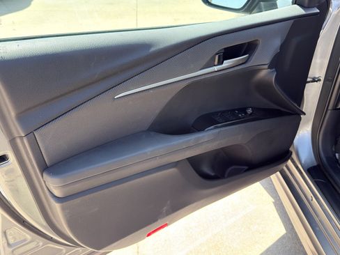 Used 2025 Toyota Camry SE FWD image 27