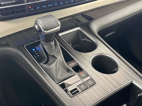 Certified 2022 Toyota Sienna Platinum image 28