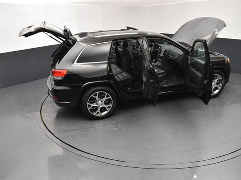 Used 2019 Jeep Grand Cherokee Overland AWD/4WD image 30