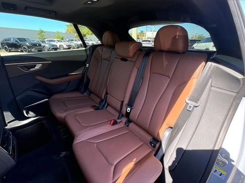 Used 2025 Audi Q8 Premium Plus w/ Premium Plus Package image 17