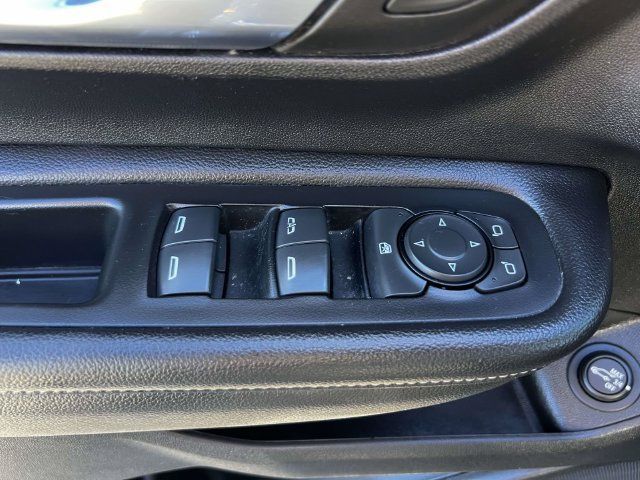 Used 2024 GMC Terrain SLT w/ LPO, Floor Liner Package AWD/4WD image 19