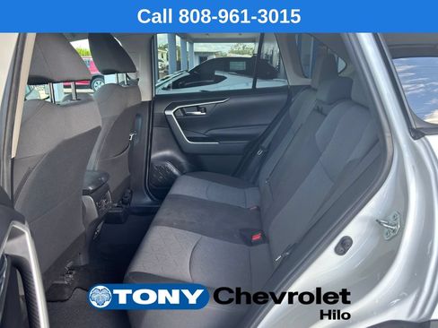 Used 2021 Toyota RAV4 XLE w/ Carpet Mat Package (TMS) FWD image 17