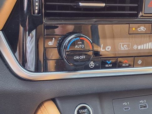 Used 2021 Nissan Rogue Platinum image 15