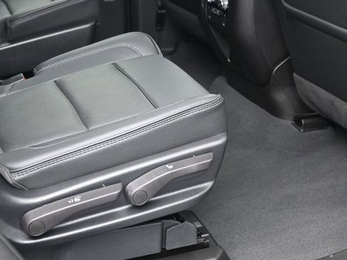 Used 2023 GMC Yukon Denali image 9