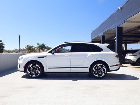 Certified 2023 Bentley Bentayga AWD/4WD image 6