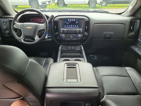 Used 2017 Chevrolet Silverado 1500 LTZ Z71 w/ LTZ Plus Package AWD/4WD image 10