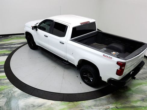 Used 2020 Chevrolet Silverado 1500 Custom Trail Boss w/ Custom Convenience Package AWD/4WD image 29