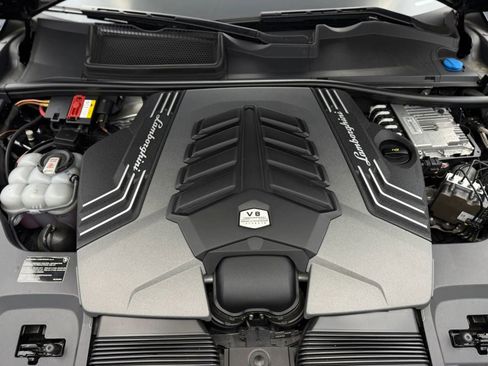 Used 2022 Lamborghini Urus AWD/4WD image 30