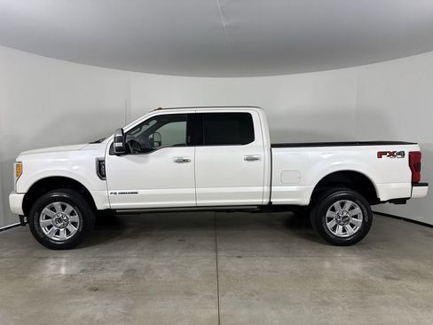 Used 2019 Ford F350 Platinum w/ Platinum Ultimate Package image 2