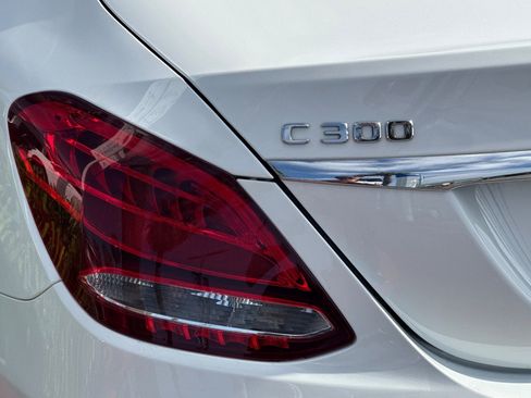 Used 2018 Mercedes-Benz C 300 Sedan image 27