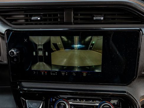 Used 2024 GMC Sierra 2500 AT4 w/ AT4 Premium Plus Package image 23